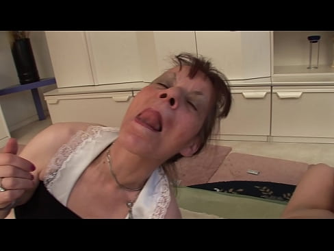 ❤️ Bi amona eta aitona batek hirukotea dute ❌ Azal bideoa %eu.eviewporn-com.ruan