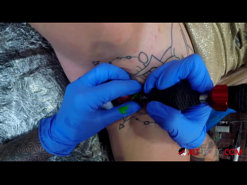 ❤️ Sully Savage-k izugarri tatuatu zuen klitorian tatuaje bat egin zuen ❌ Azal bideoa %eu.eviewporn-com.ruan