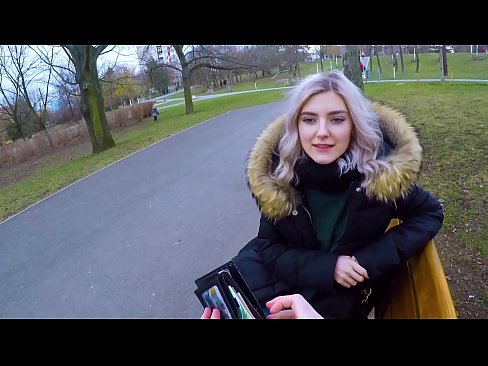 ❤️ Ezezagun baten esperma beroa irensten du diruaren truke - Eva Elfie-k parkean putz egin du ❌ Azal bideoa %eu.eviewporn-com.ruan